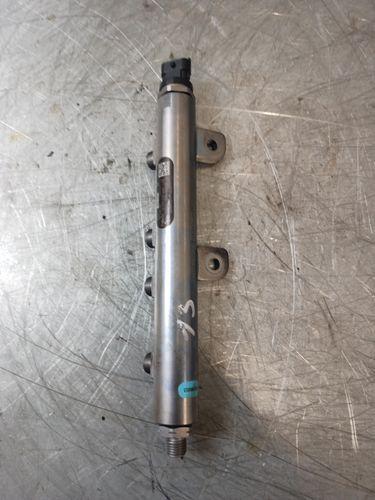 Rail-tube pour Land Rover Discovery 3,0 D V6 Gen2 306DT 0445216048 CK5Q-9D280-BB