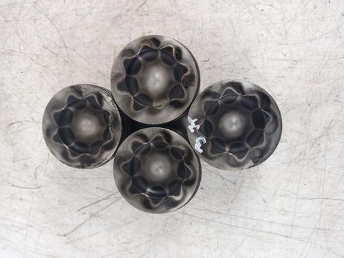 4x pistons pour Audi Seat VW Leon Golf 2,0 TDI CRBC CRB 04L107065A