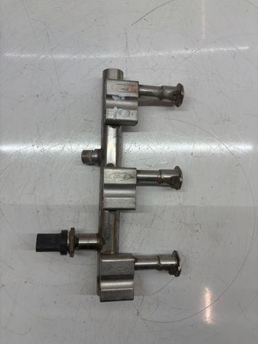 Rail d\'injecteurs pour Ford 1,0 EcoBoost M0JB H6BG-9D280-AA