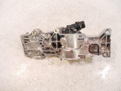 Pompe à eau pour BMW 1,5 sDrive 18i B38A15A B38 8631940