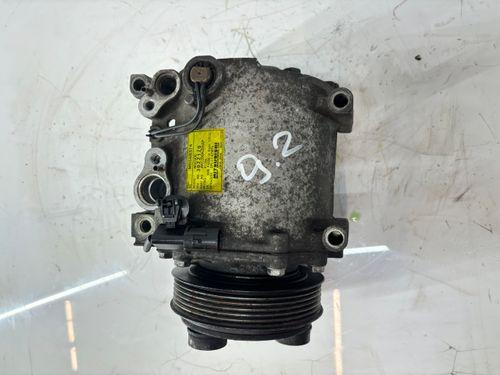 Compresseur de climatiseur pour Mitsubishi 2,0 Turbo Benzin 4G63 MR568374