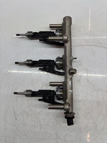 Rail d\'injecteurs pour Mini 1,5 Benzin B38A15A 8665631