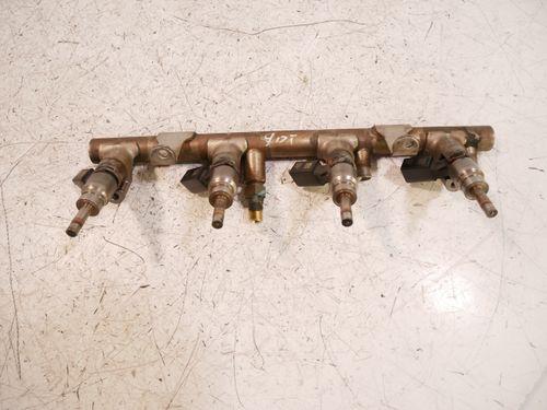 Rail d\'injecteurs pour Audi 4,2 quattro CAUA CAU 079133316E