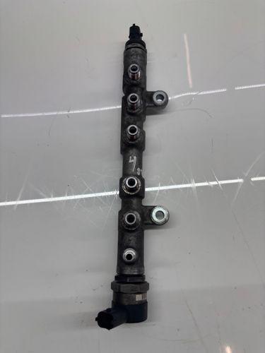 Tube Rail pour Land Rover 2,0 D 204DTD AJ20D4 G4D3-9D280-AA