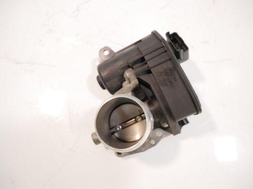 Clapet d'étranglement pour Citroën Peugeot C3 C4 208 1,2 THP HNP EB2ADT HN05 9801942080