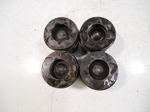4x pistons pour Alfa Romeo Fiat Fiorino Punto 1,3 D 330A1000 06935