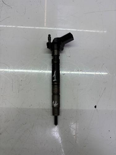 Injecteur pour VW Golf Passat 2,0 TDI CBDC CBD 03L130277
