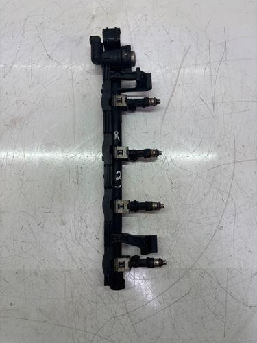 Rampe d'injection pour Ford Fiesta 1,25 essence SNJB C12HDEZ 8AGG-9H487-AC