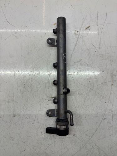Rail-tube pour Mercedes Classe R W251 3,0 CDI OM642.950 642.950 A6420700495