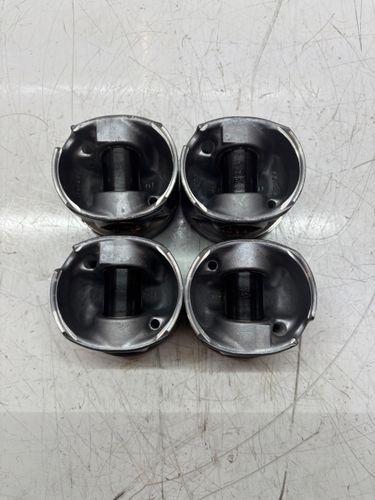 4x pistons pour Audi A6 C7 2,0 TDI DDDA DDD 04L107065AP