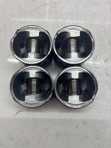 4x pistons pour Nissan Opel Renault 2,3 dCi LWL M9T M9T870 93168022