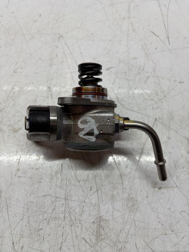 Pompe à carburant Pour Volvo V40 525 2,0 T2 B4204T17 31437903