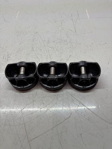 3x Piston Pour Volvo V40 525 2,0 T2 B4204T17 32213694