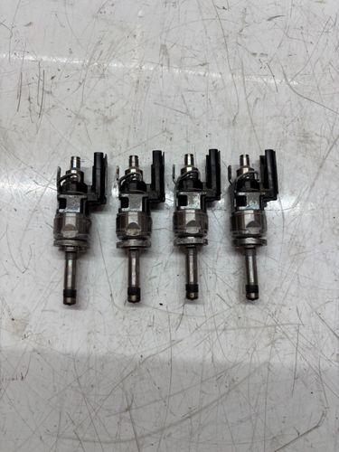 Injecteur Pour Volvo V40 525 2,0 T2 B4204T17 31432774