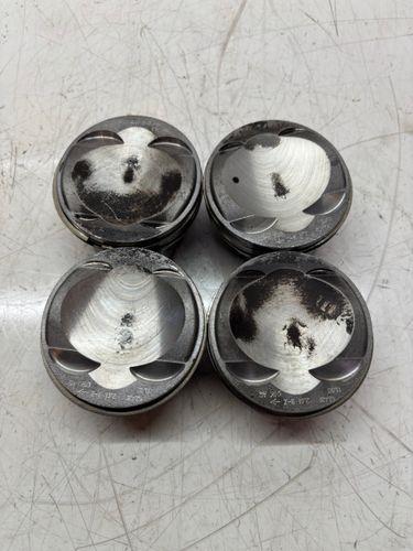 4x pistons pour Audi A4 B9 A5 2,0 35 TFSI DLVB DLV 06K107065BE