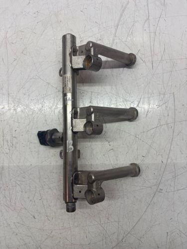 Rampe d'injection Pour Volvo XC40 1,5 T3 B3154T2 32257109
