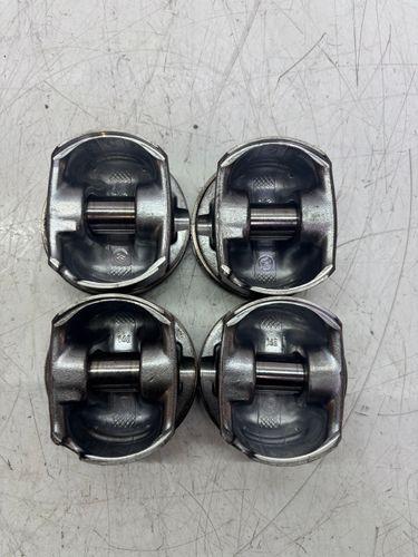 3x pistons Pour Audi A3 S3 2,0 TFSI BHZ 06D107066K