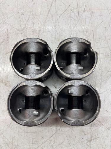 4x pistons Pour Mercedes 2,2 C300 BlueTEC Hybrid OM651.921 OM651 A6510302017