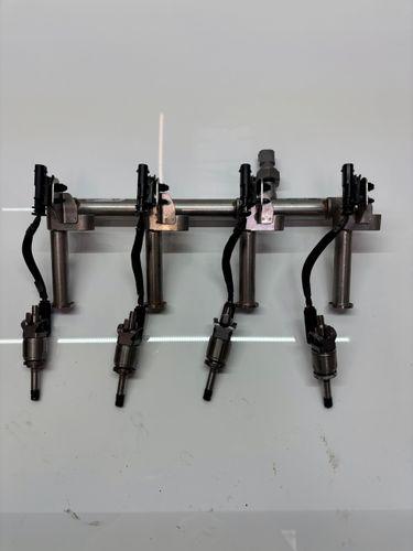 Rampe d'injection Pour Volvo V40 2,0 T2 B4204T38 31303876