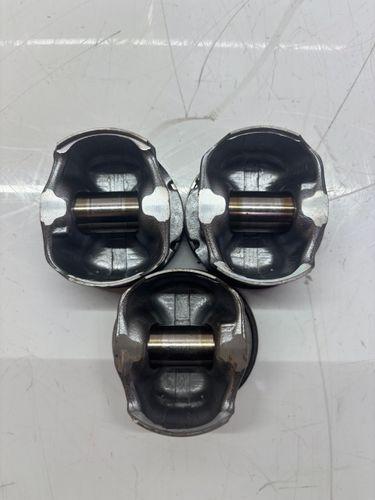 3x pistons Pour Mercedes GLB 1,3 200 essence M282.914 M282 282.914 A2820301500
