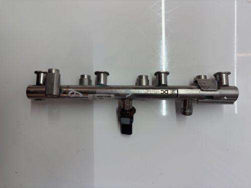 Rail-tube Pour Mercedes 1,3 200 essence M282.914 M282 282.914 A2820701100