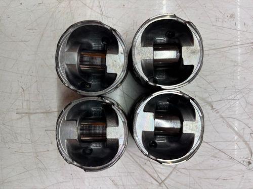 4x pistons Pour Renault Trafic II 2,0 dCi M9R782 M9R 7701477817
