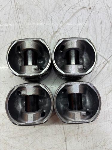 4x pistons Pour Skoda VW Fabia II Polo V 1,6 TDI CAYA CAY 03L107065J