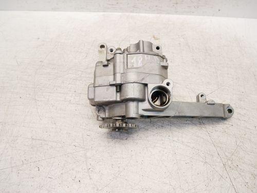 Pompe à huile pour Mercedes Sprinter 3,0 CDI OM642.896 642.896 A6421810647