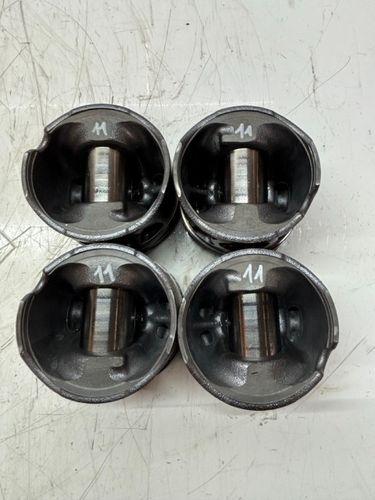 4x pistons Pour Opel Insignia 2,0 CDI A20DTH LBS 55574797