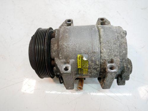 Compresseur de climatisation pour Volvo XC90 2,4 D5 AWD D5244T D52 8708581