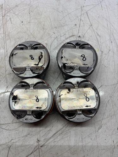 4x pistons Pour MG ZS 1,5 VTi 15S4C 10112628