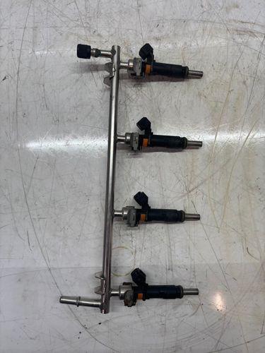Rampe d'injection Pour Opel Zafira 1,8 essence A18XER 2H0 55353804