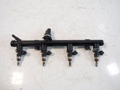 Barre d'injection pour Audi A4 B9 A5 2,0 40 TFSI Hybrid DLVA DLV 06K133681E