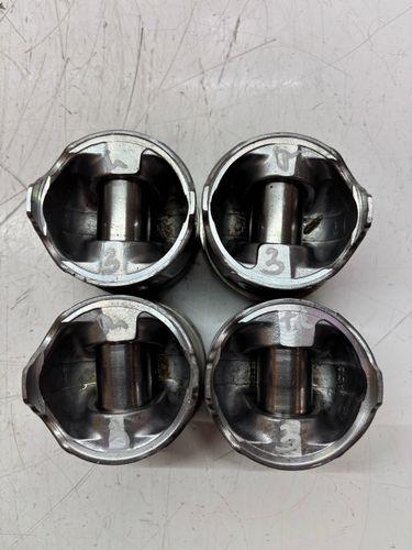 4x Pistons Pour Opel Vivaro A 1,9 DTI F9Q760