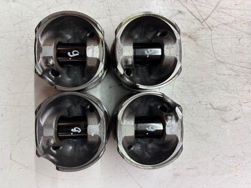 4x pistons Pour VW Audi Seat Skoda A3 Leon Golf VII 2,0 TDI CUNA CUN 04L107065M