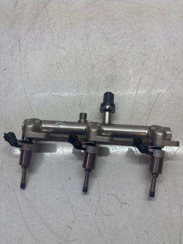 Barre d'injection Pour Alfa Romeo Giulia 952 2,9 essence 670053476 0670050573
