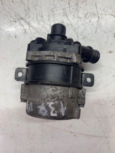 Pompe à eau Pour Volvo V60 I 2,4 D5 Hybrid D87PHEV D5244T17 31293979