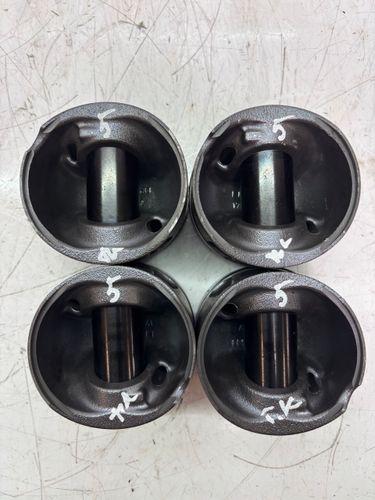 4x pistons Pour Ford Transit V362 F3 2,2 TDCi DRFF H268X