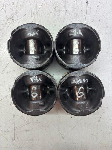 4x pistons Pour Jaguar XF Sportbrake 3,0 D 306DTA H268X