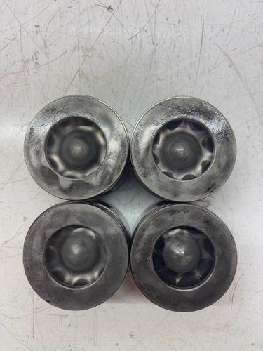 4x pistons Pour Jaguar F-Pace 2,0 TD4 204DTD AJ20D4 083155