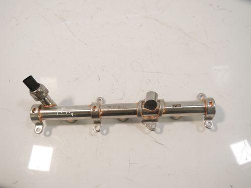 Rampe d'injection pour Porsche Panamera 976 2,9 CSZD 06M133316L