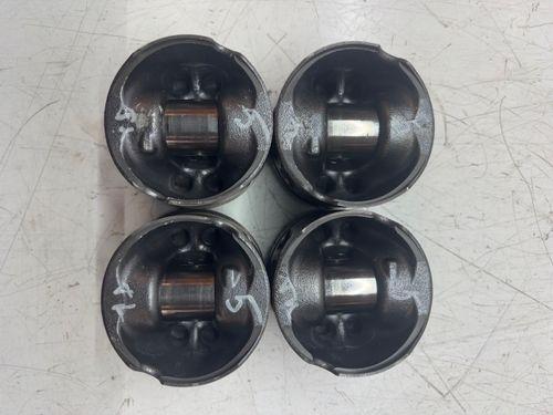 4x pistons Pour Jaguar F-Pace X761 3,0 SDV6 AWD 306DTA AJTDV6 H268X