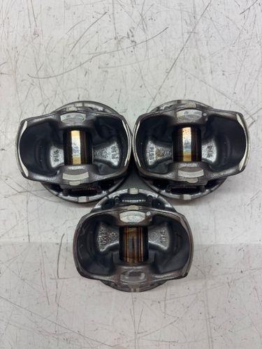 3x Piston Pour Mini Clubman F54 1,5 Essence B38A15A B38 9494899