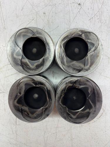 4x pistons Pour VW Skoda Seat Audi Passat Leon A3 1,9 TDI BKC 038107065GA