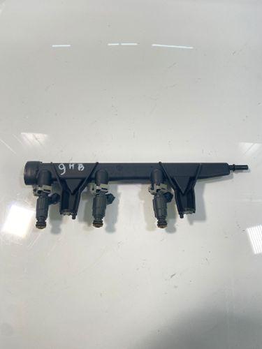 Rampe d'injection pour Peugeot Citroën 208 C3 1,0 VTi ZMZ EB0 9676020480