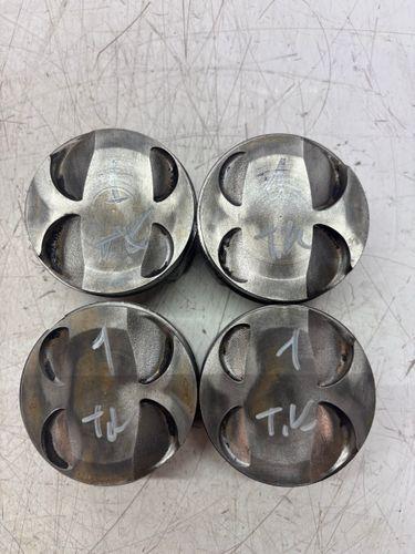 4x pistons Pour Peugot 3008 1,6 VTi EP6C 5FS 1631729180