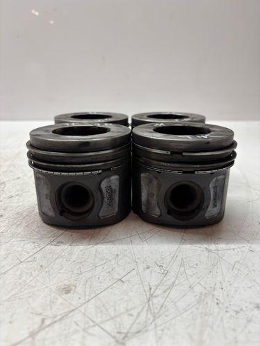4x pistons Pour Ford Transit V363 2,2 TDCi CYR5