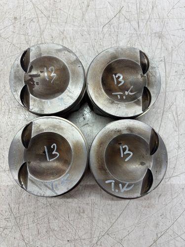 4x pistons Pour Audi A5 Q5 A4 2,0 TFSI CDNC CDN 06H107065DM