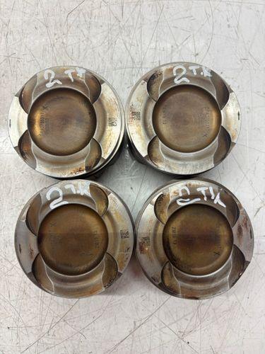 4x pistons Pour Mercedes Classe A W176 1,6 A180 M270.910 M270 270.910 A2700302717