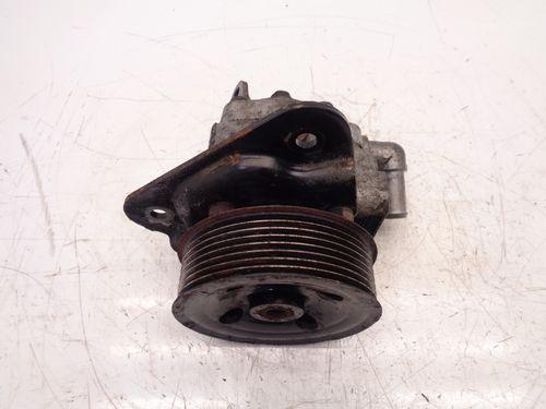 Servopumpe pour Land Rover Discovery III 2,7 TD 4x4 276DT QVB500640